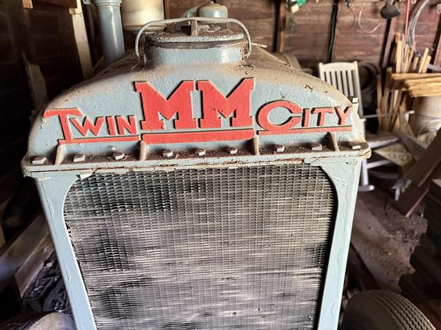 Image of Minneapolis-Moline KTA equipment image 3