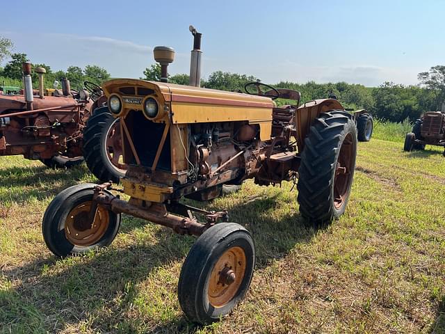 Image of Minneapolis-Moline M-5 equipment image 1