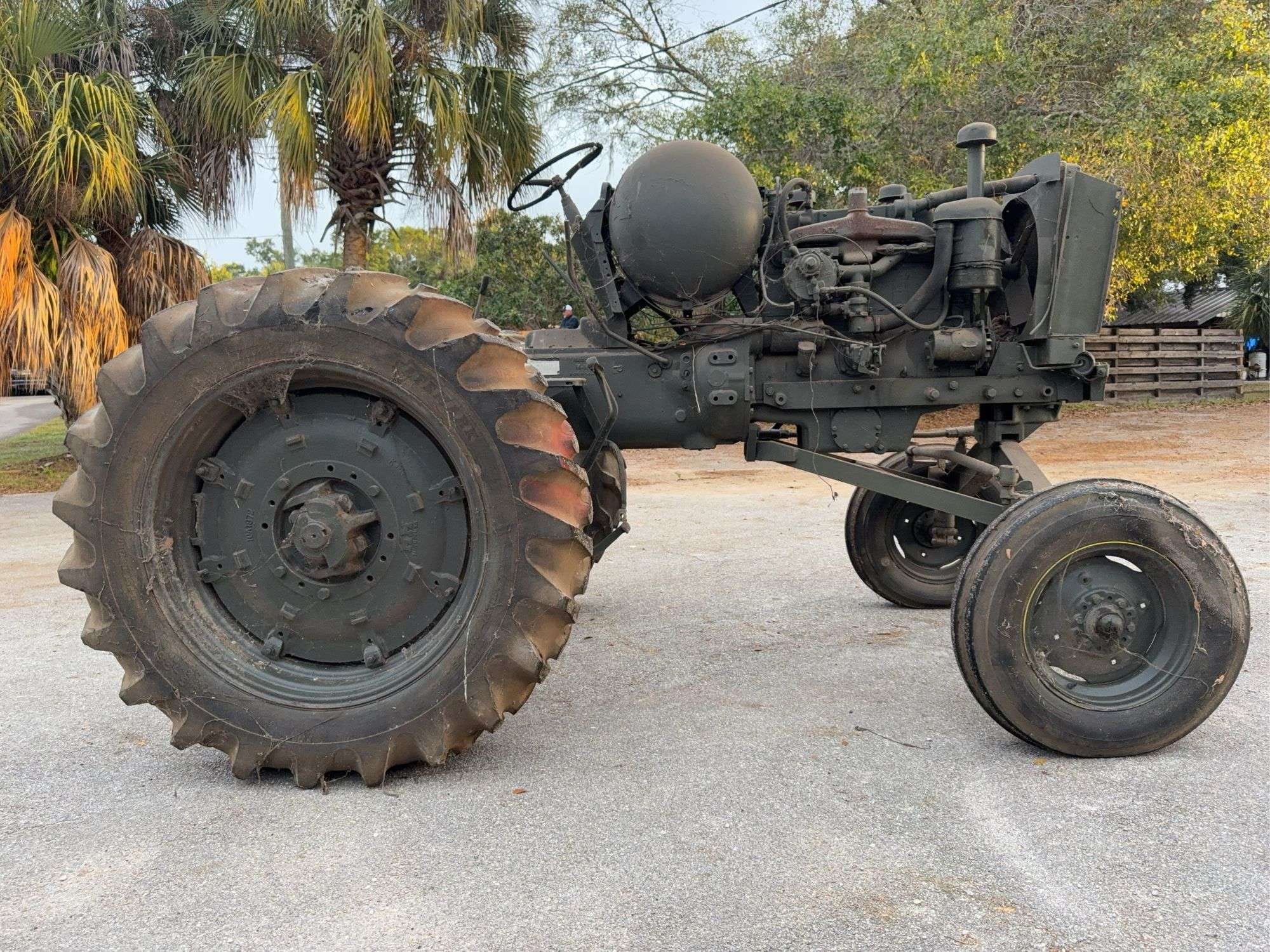 Minneapolis-Moline M-5 Equipment Image0