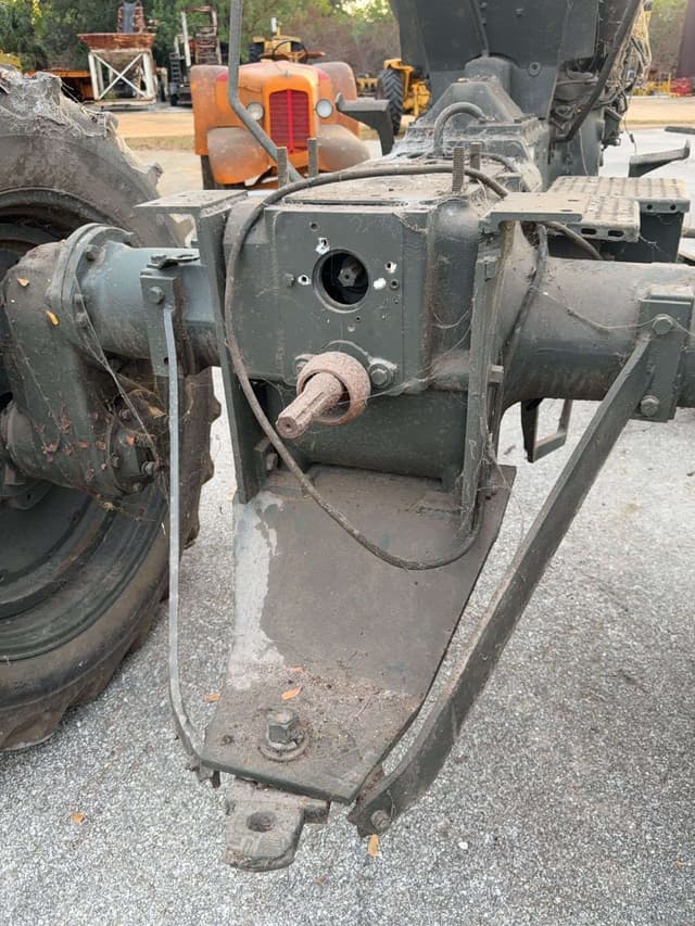 Image of Minneapolis-Moline M-5 equipment image 4