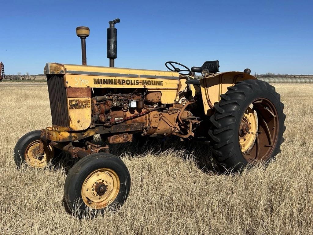 Minneapolis-Moline M-602 Equipment Image0