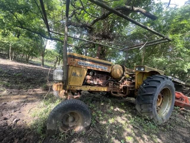 Image of Minneapolis-Moline M-670 equipment image 1