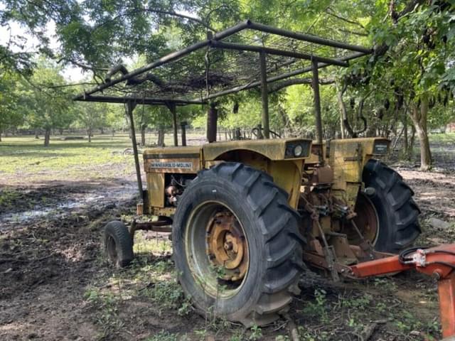Image of Minneapolis-Moline M-670 equipment image 2