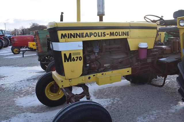 Image of Minneapolis-Moline M670 equipment image 1