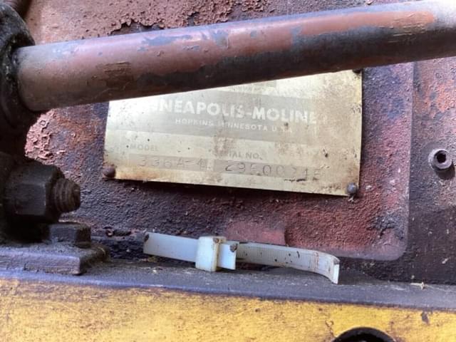 Image of Minneapolis-Moline M670 equipment image 2