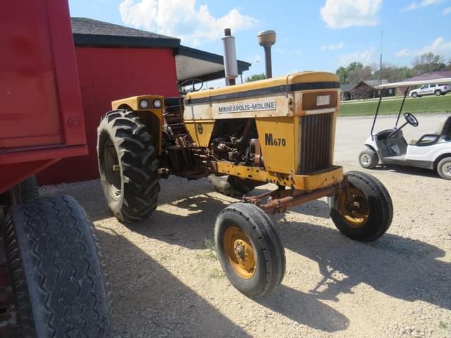 Image of Minneapolis-Moline M670 equipment image 2