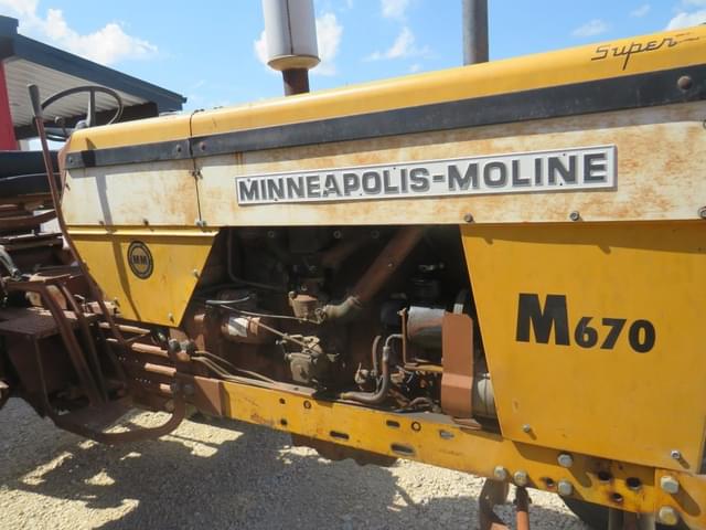Image of Minneapolis-Moline M670 equipment image 3