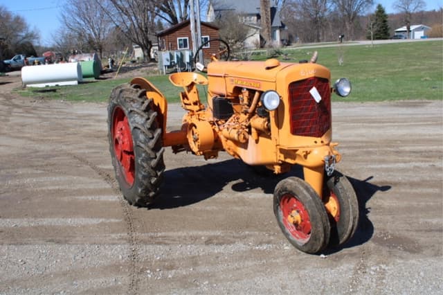 Image of Minneapolis-Moline R equipment image 4