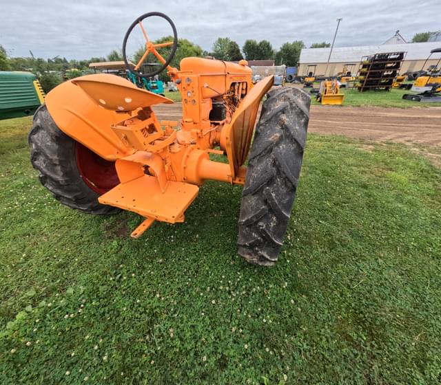 Image of Minneapolis-Moline R equipment image 4