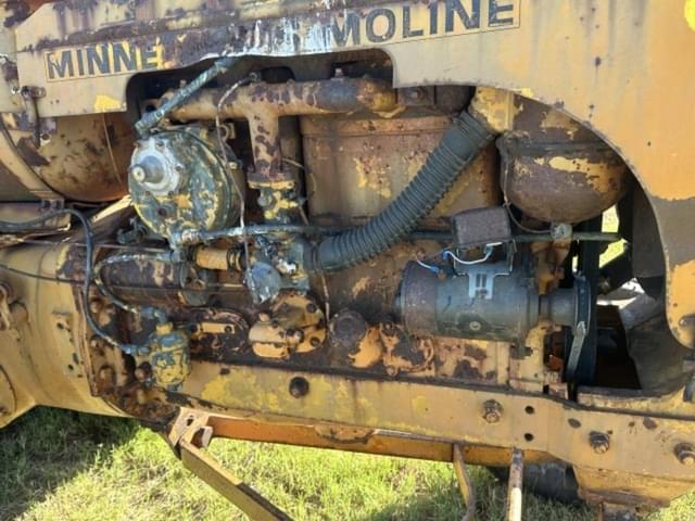 Image of Minneapolis-Moline U equipment image 3