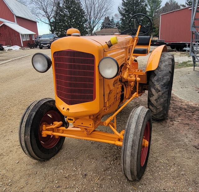 Image of Minneapolis-Moline R equipment image 1