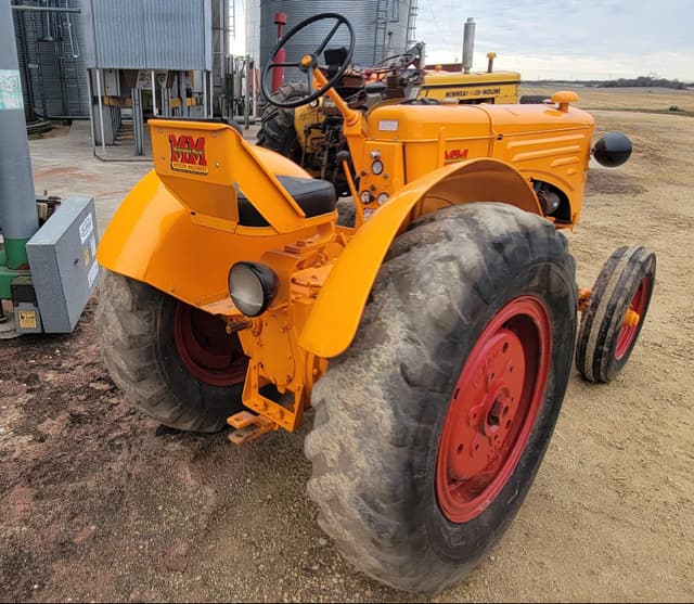 Image of Minneapolis-Moline R equipment image 3