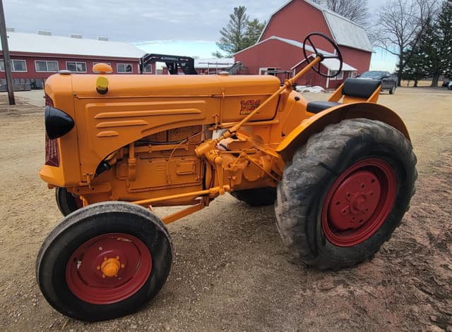 Image of Minneapolis-Moline R equipment image 2