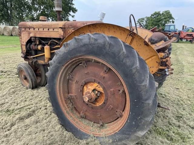 Image of Minneapolis-Moline U equipment image 3