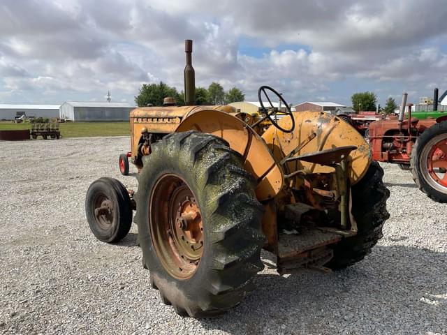 Image of Minneapolis-Moline U equipment image 2