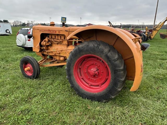 Image of Minneapolis-Moline U equipment image 1