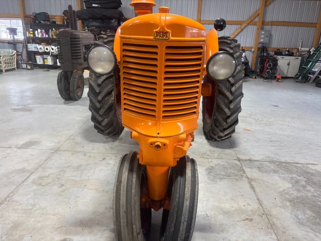 Image of Minneapolis-Moline U equipment image 2