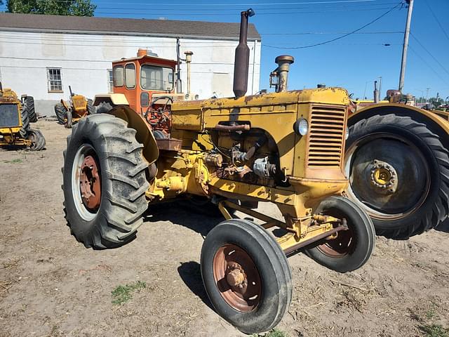 Image of Minneapolis-Moline U equipment image 2