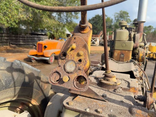 Image of Minneapolis-Moline U equipment image 4