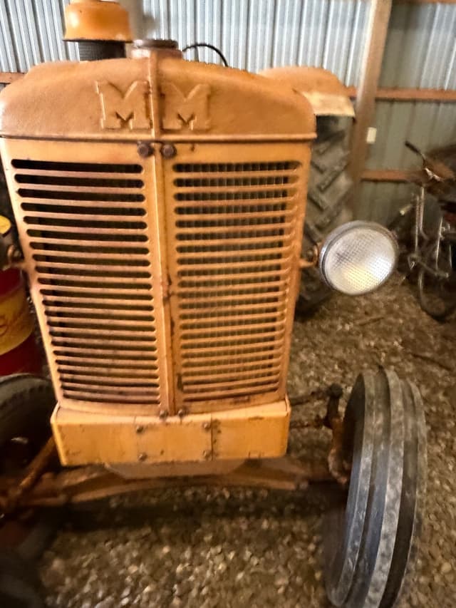 Image of Minneapolis-Moline U equipment image 3