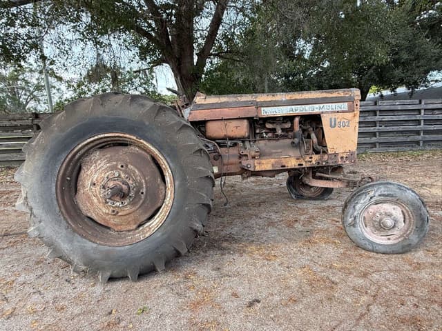 Image of Minneapolis-Moline U-302 equipment image 1