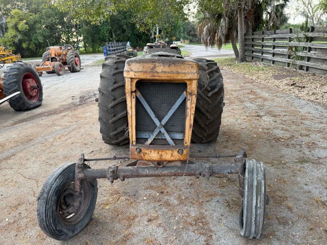 Image of Minneapolis-Moline U-302 equipment image 2