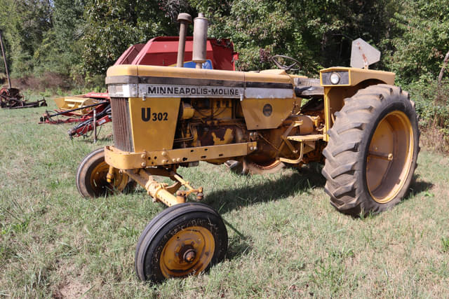 Image of Minneapolis-Moline U-302 equipment image 2