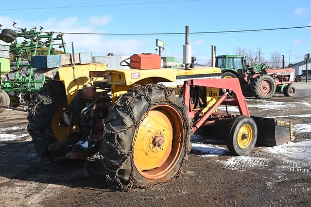 Image of Minneapolis-Moline U-302 equipment image 2