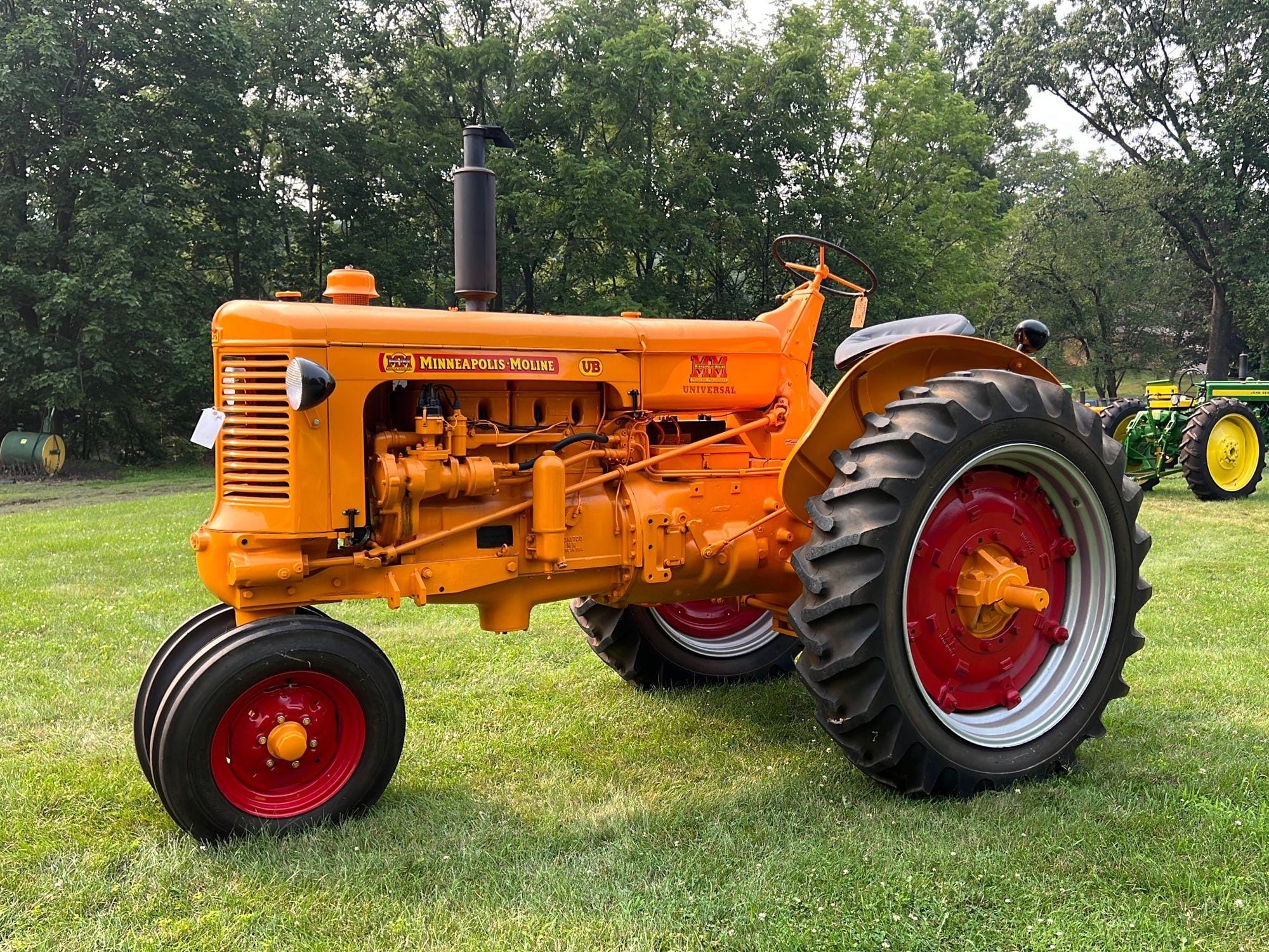 Main image Minneapolis-Moline UB