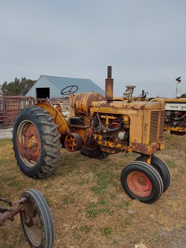 Image of Minneapolis-Moline UB equipment image 2