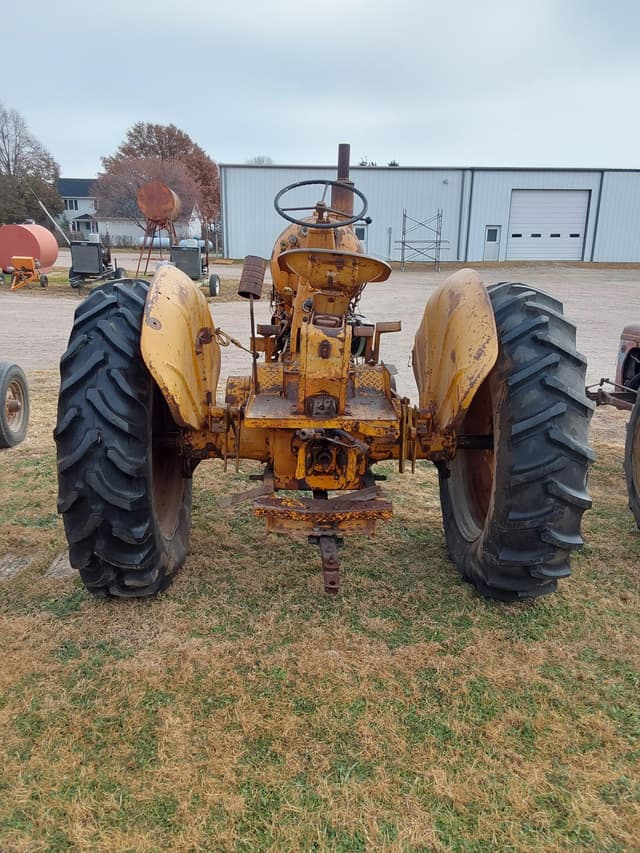 Image of Minneapolis-Moline UB equipment image 3