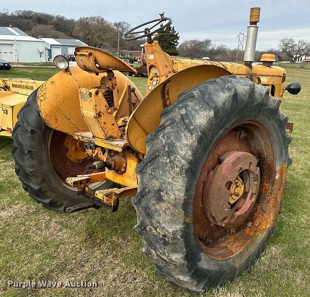 Image of Minneapolis-Moline UB equipment image 4