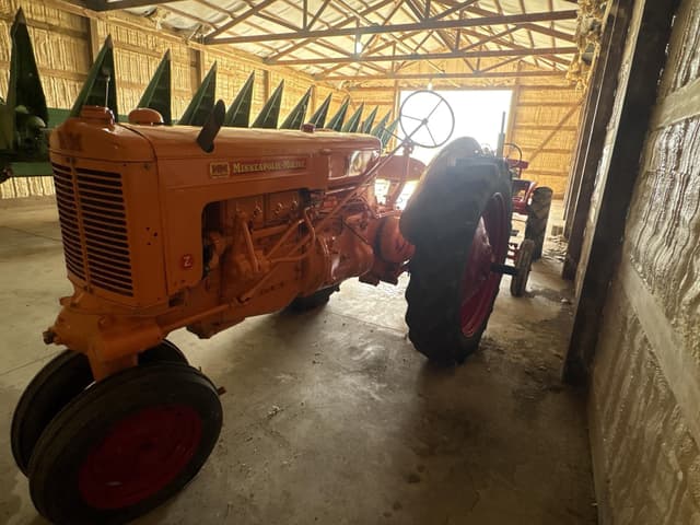 Image of Minneapolis-Moline Z equipment image 2