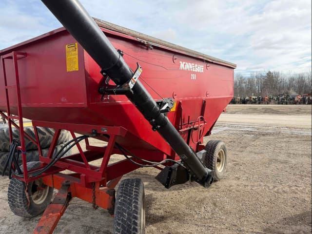 Image of Minnesota 260 equipment image 4