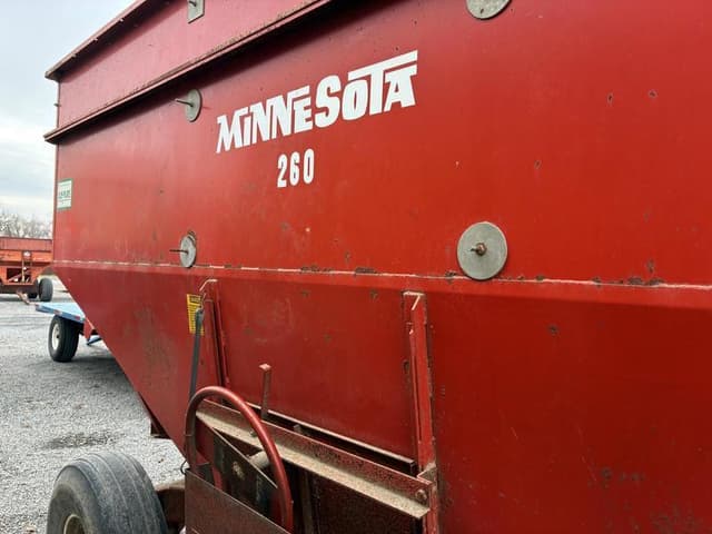 Image of Minnesota 260 equipment image 4