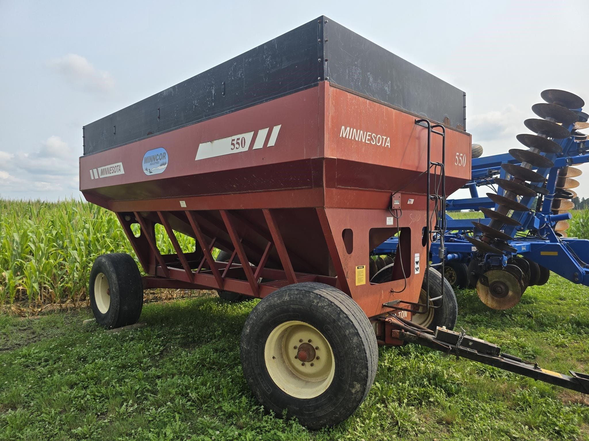 Minnesota 550 Equipment Image0