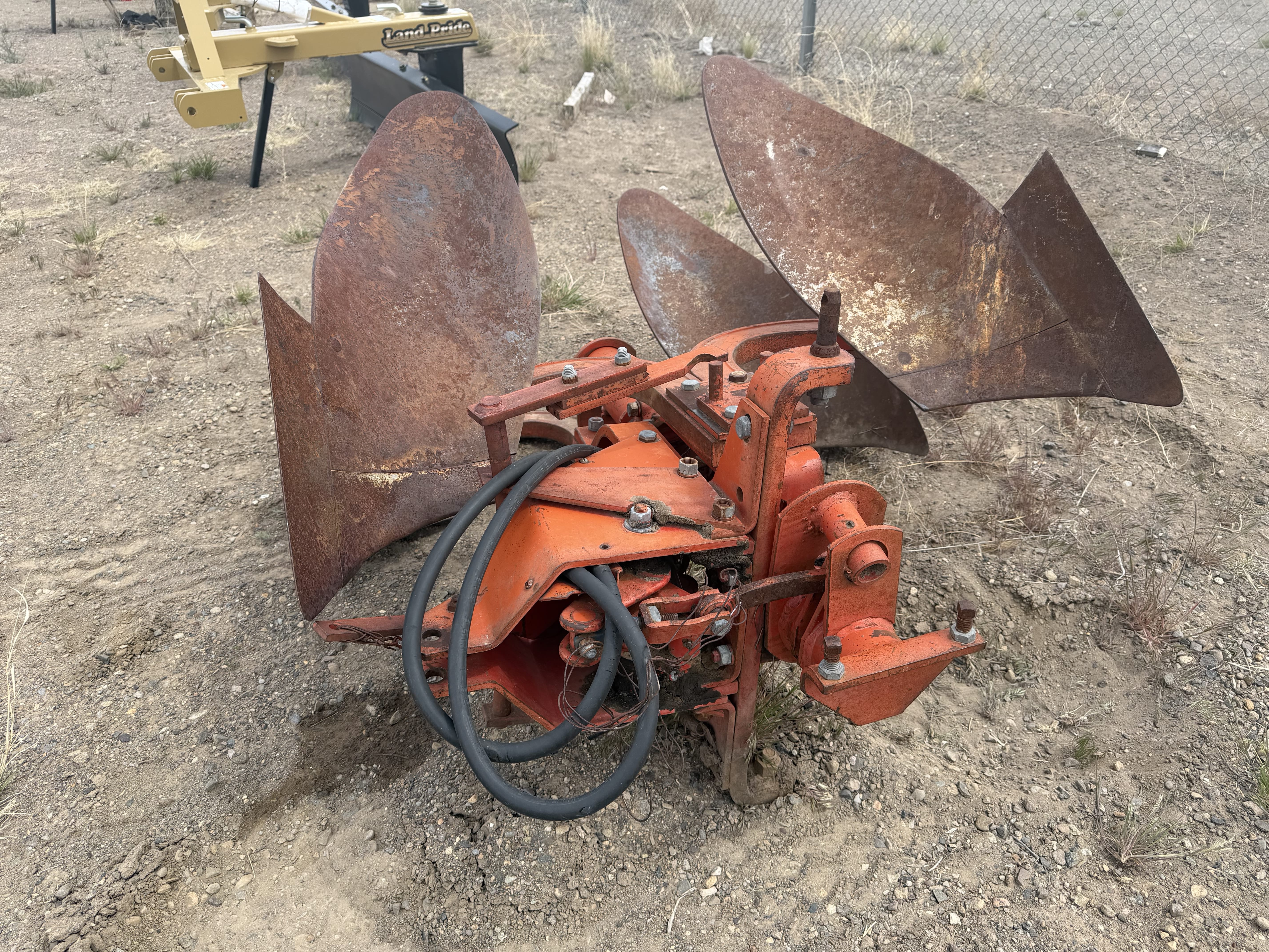 Ford 102 Equipment Image0