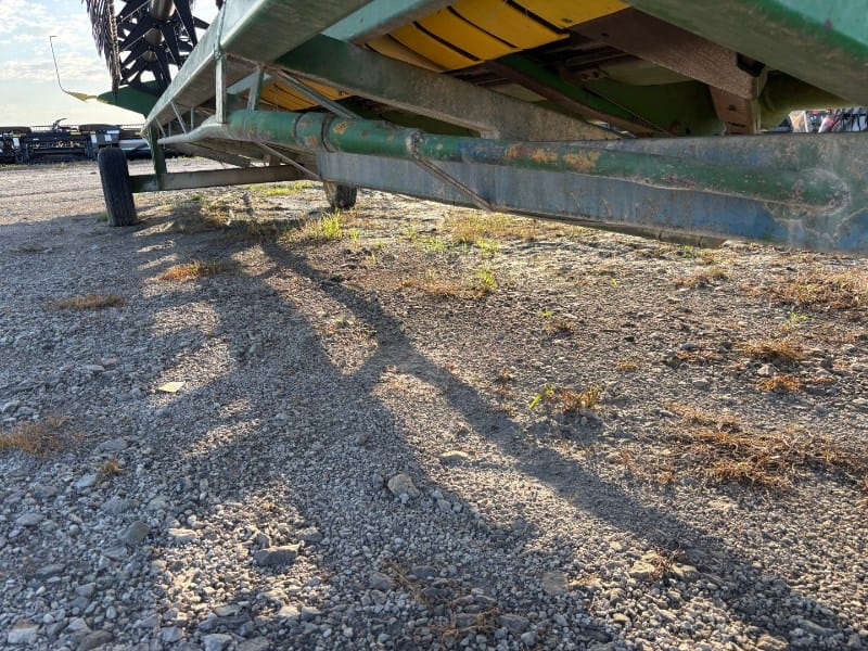 Undetermined Header Trailer Equipment Image0