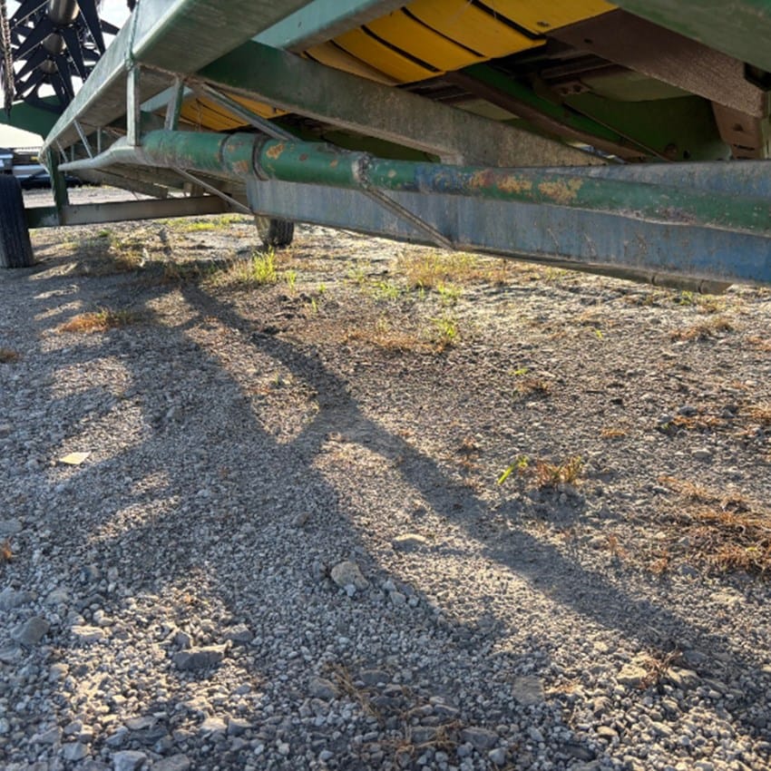 Undetermined Header Trailer Equipment Image0