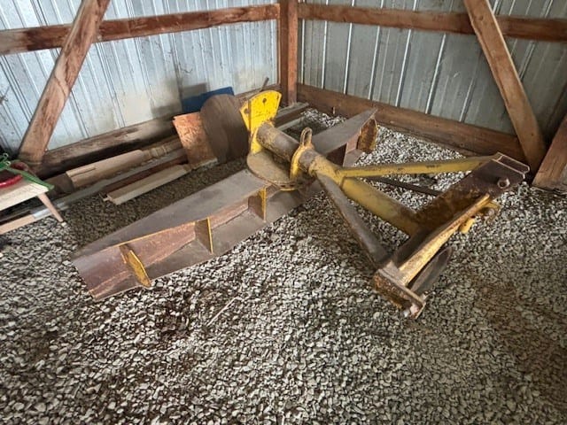 Undetermined Rear Blade Equipment Image0