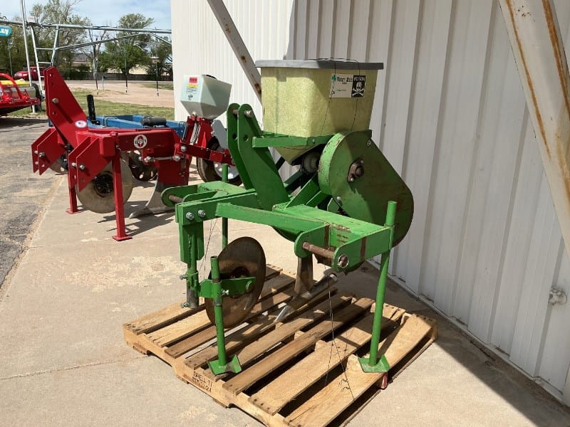 Western Alfalfa Gopher Killer Equipment Image0