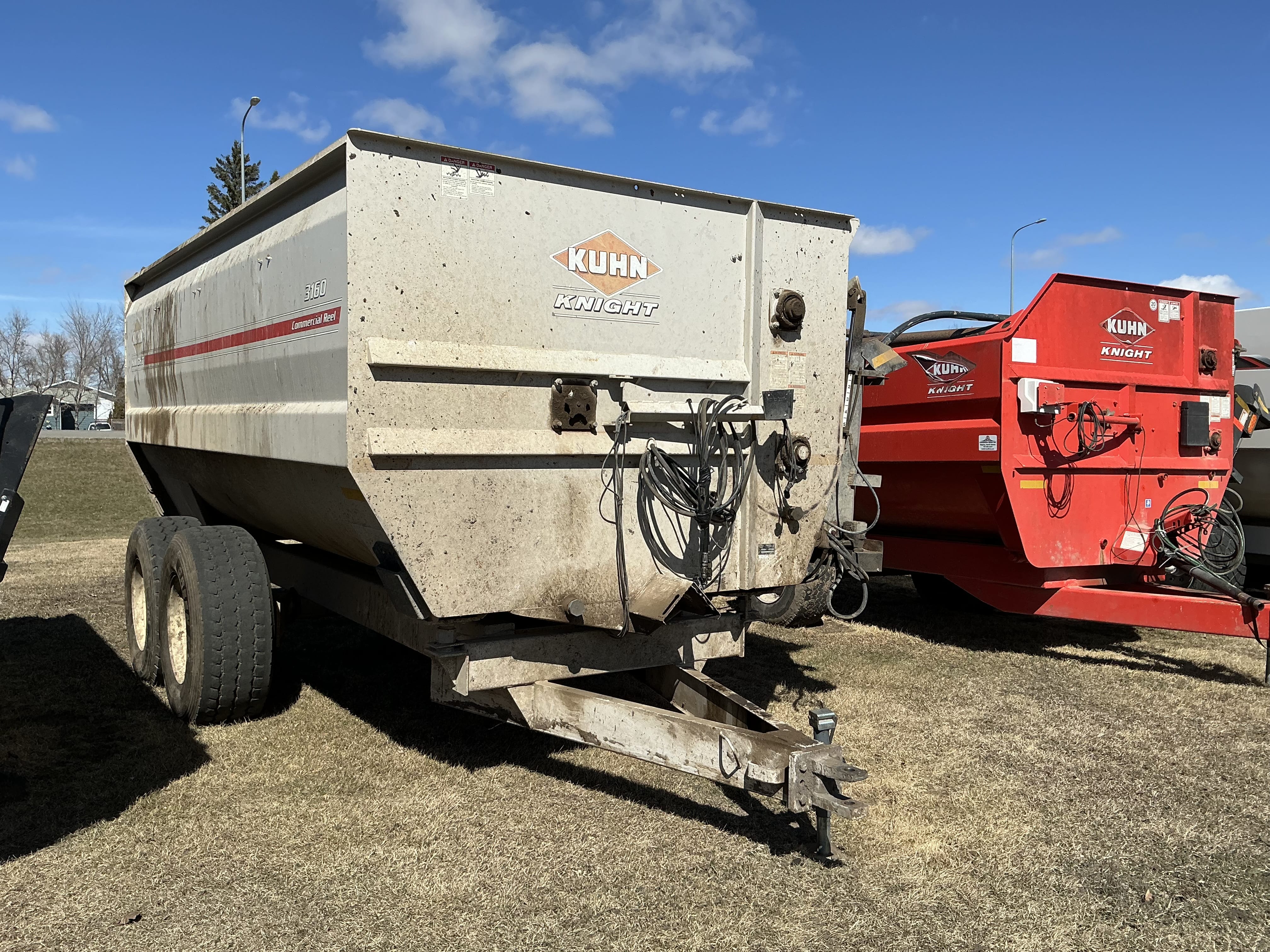 Kuhn Knight 3160 Equipment Image0