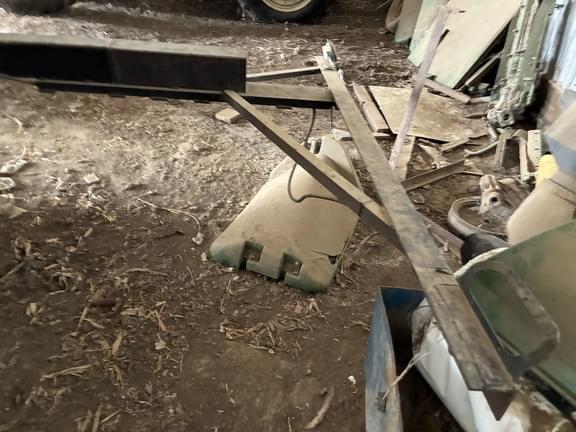 Image of Undetermined Header Trailer equipment image 4
