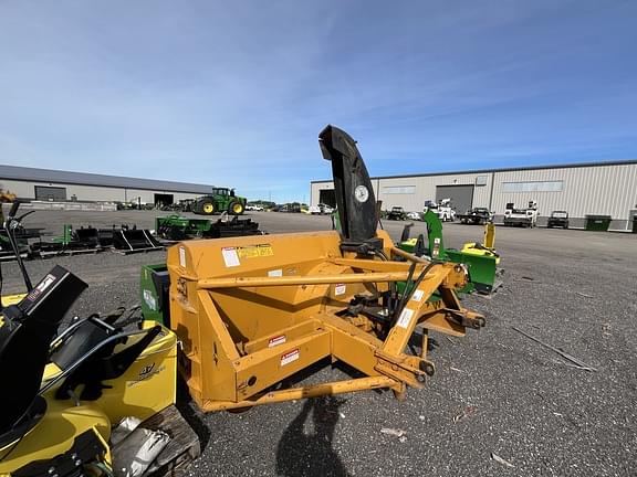 Image of Undetermined Snowblower Image 1