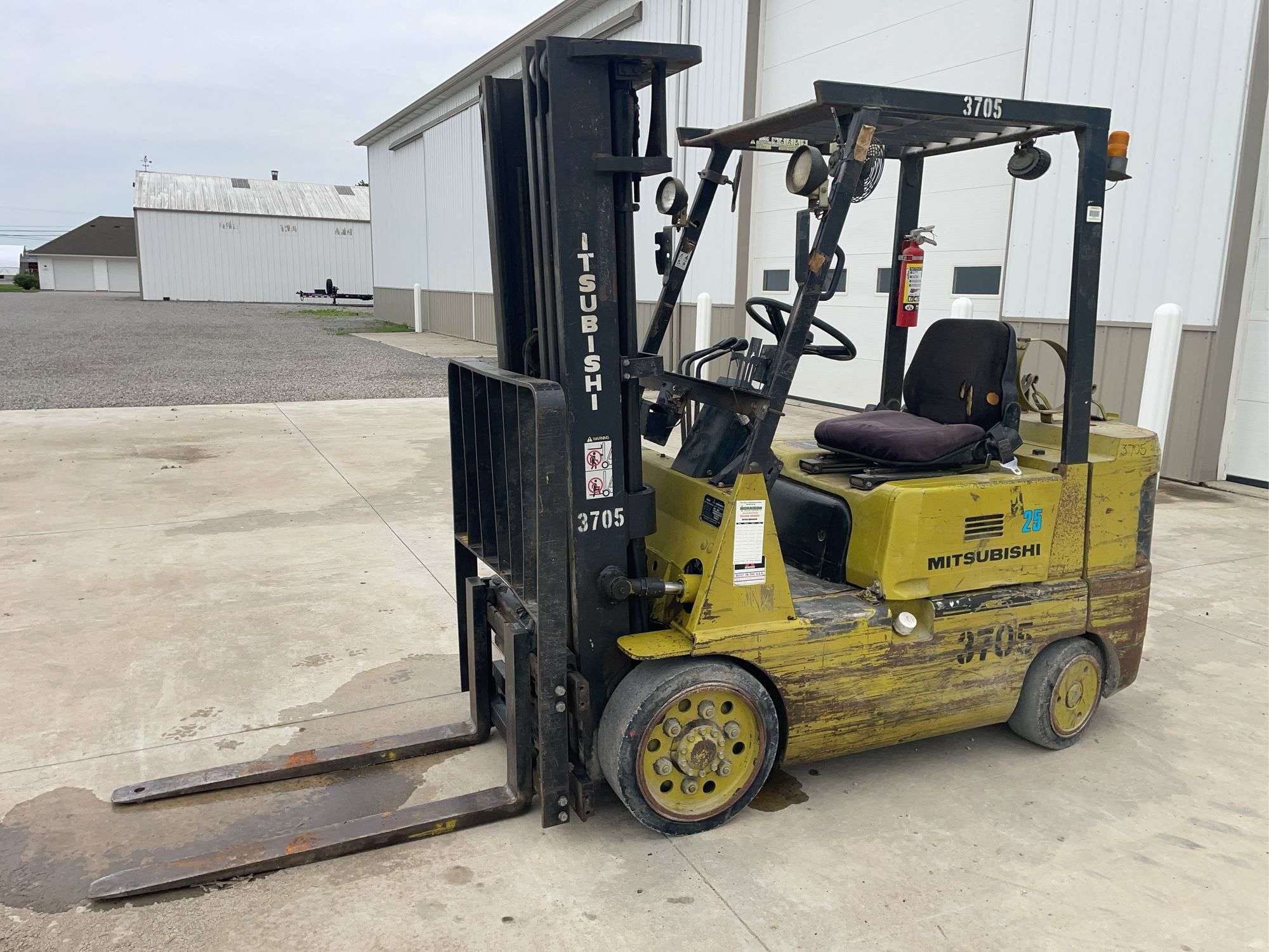 Mitsubishi 25 Equipment Image0