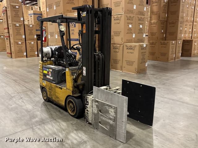Image of Caterpillar GC15 equipment image 2