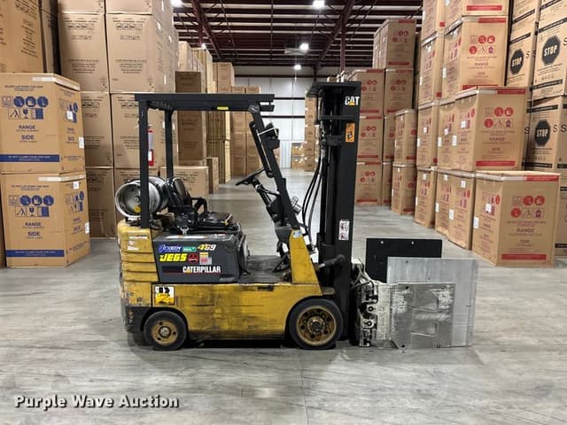 Image of Caterpillar GC15 equipment image 3