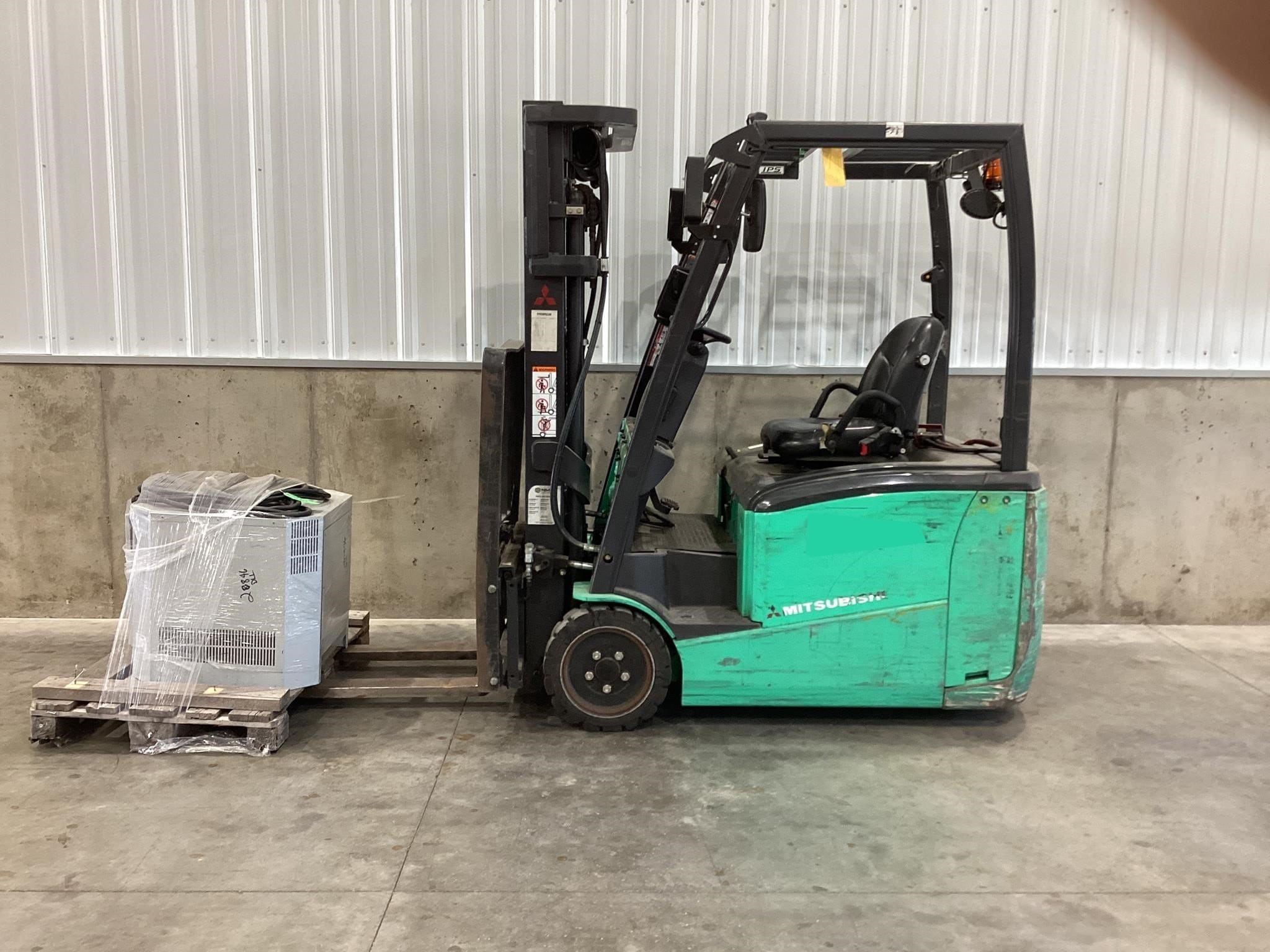 2016 Mitsubishi FB20PNT Equipment Image0