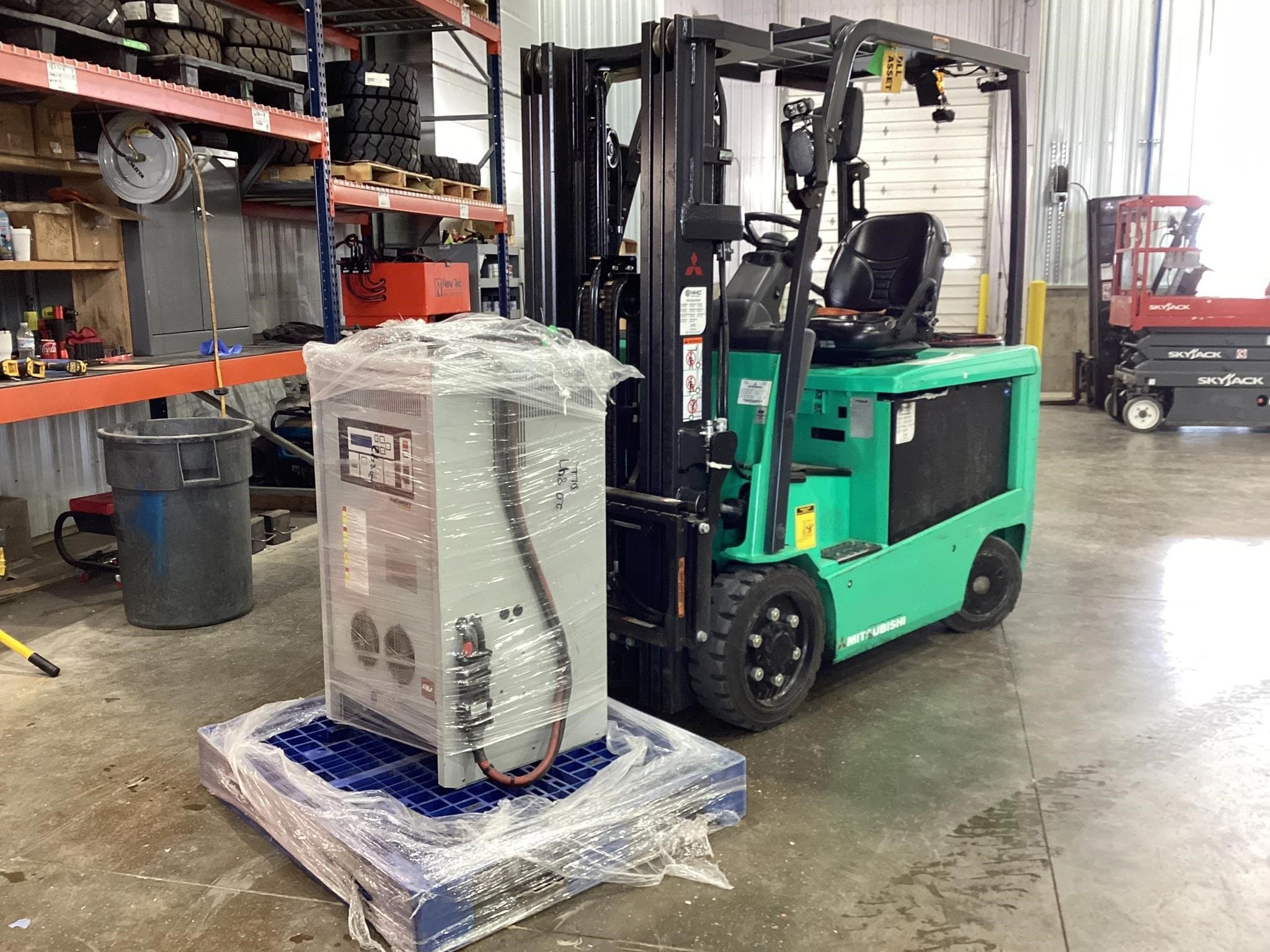 2012 Mitsubishi FBC25EN Equipment Image0