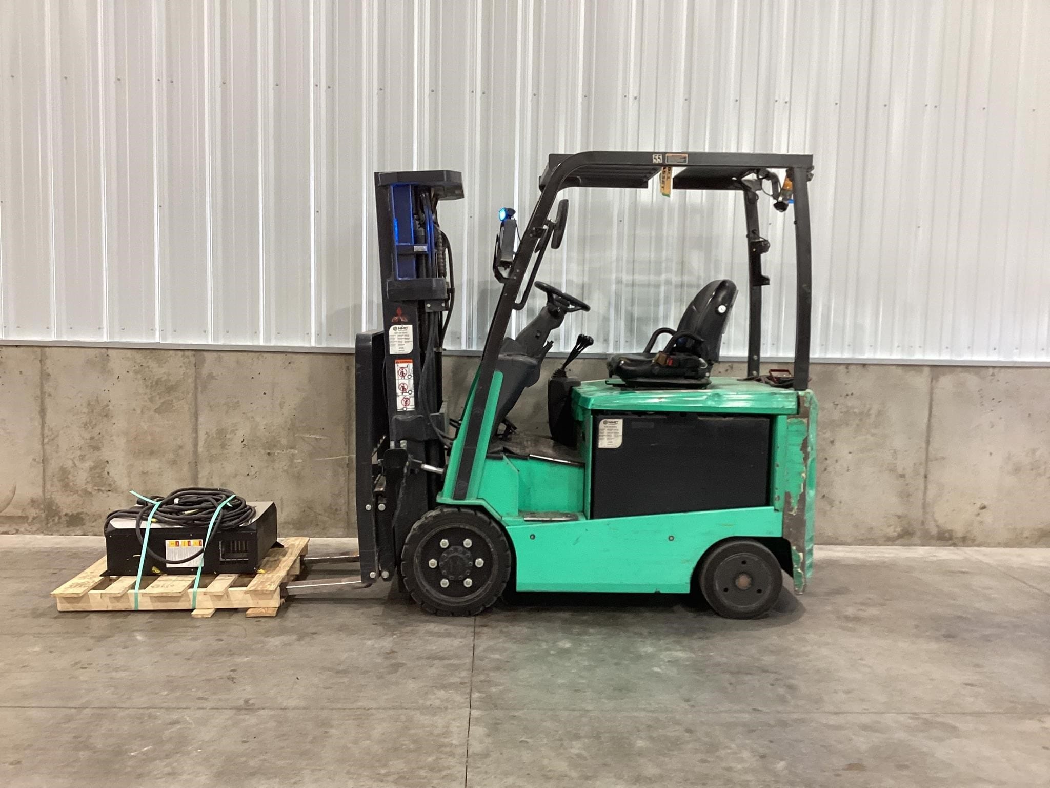 2012 Mitsubishi FBC25EN Equipment Image0